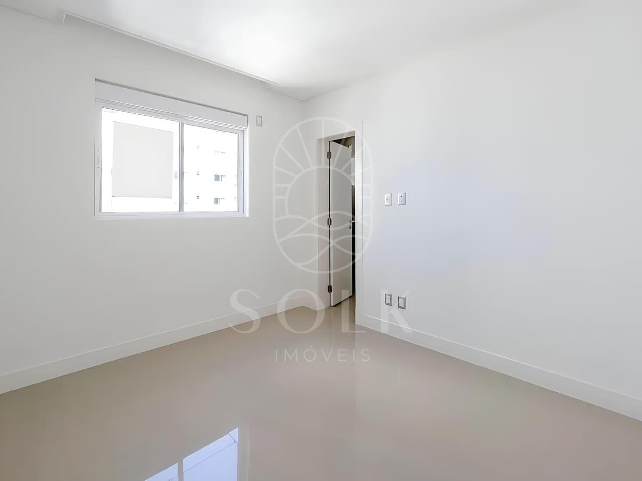 Apartamento quadra mar no Edifício Cartier em Balneário Camboriú