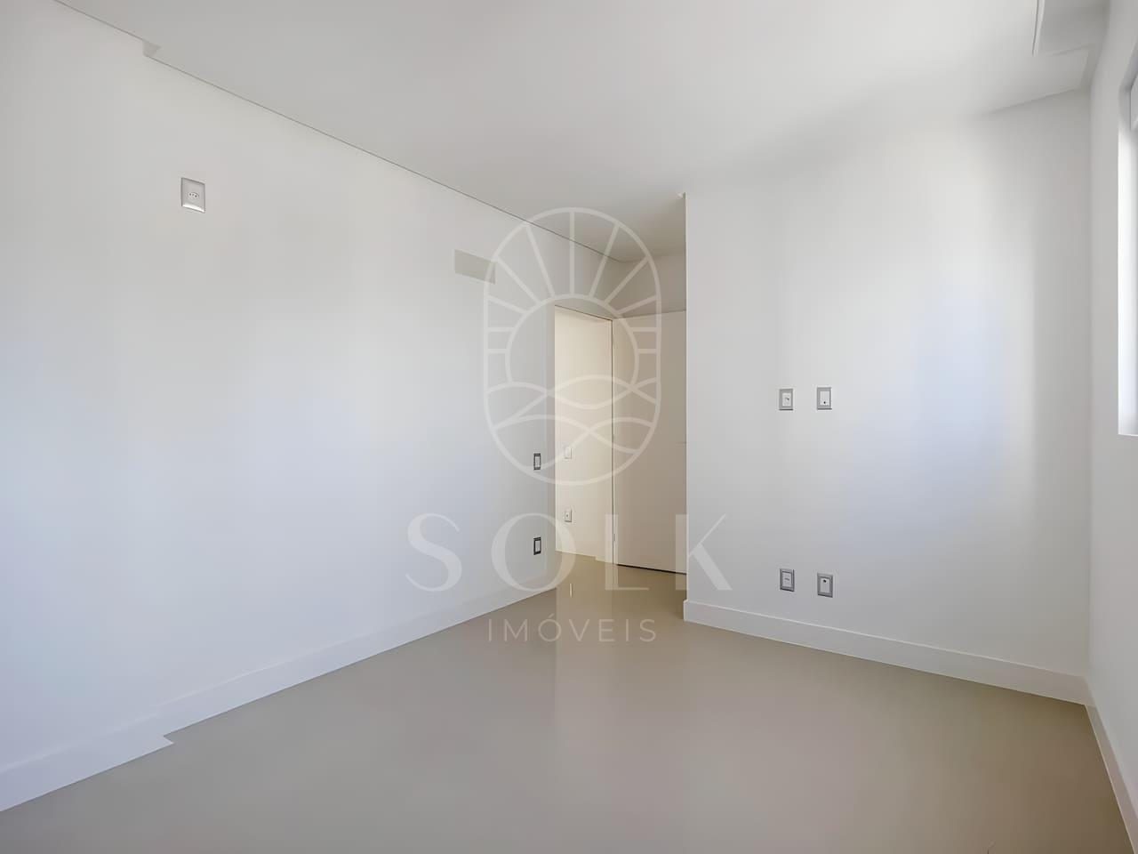 Apartamento quadra mar no Edifício Cartier em Balneário Camboriú